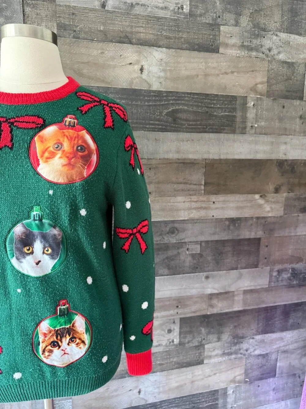 Green ugly Christmas sweater large cats ornaments holiday party girlhoodcore
